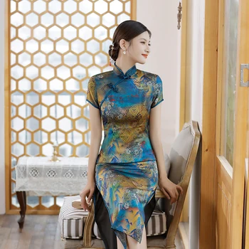 2023 Лятна нова дълга коприна сатен облекло с къси ръкави за млади Традиционната китайска жена тънка пола Чонсам Ципао на Едро