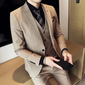 2023 Мъжки костюм в тънка ивица (костюм + жилетка + панталони) Модерен британски висококачествен корейски оборудвана красив бизнес костюм, комплект от три елемента