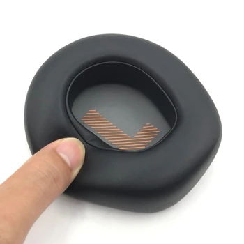 Сменяеми амбушюры за безжични слушалки quantum One на ухото
